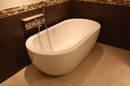 http://i733.photobucket.com/albums/ww331/laolee_2009/base%20bath/015-3.jpg