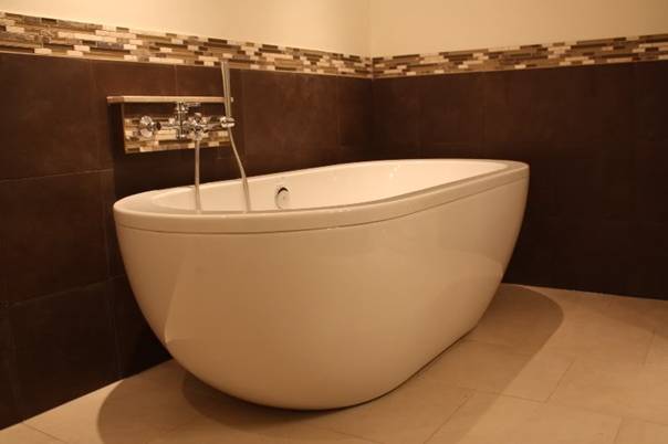 http://i733.photobucket.com/albums/ww331/laolee_2009/base%20bath/021-1.jpg
