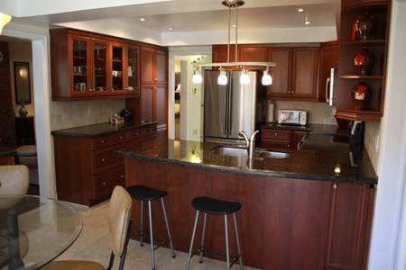 http://i733.photobucket.com/albums/ww331/laolee_2009/home/kitchen1.jpg
