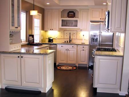 http://i733.photobucket.com/albums/ww331/laolee_2009/kitchen/HGTV2498013-RMS_luckiwmn-kitchen-Af.jpg