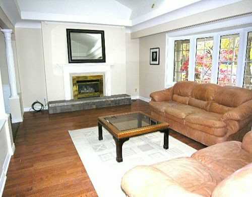 http://i733.photobucket.com/albums/ww331/laolee_2009/Appleby/H231428_201_19.jpg