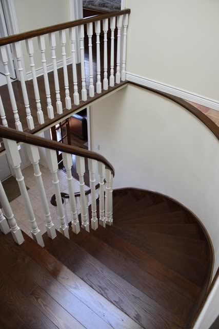 http://i733.photobucket.com/albums/ww331/laolee_2009/home/stair.jpg