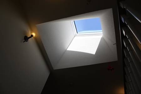http://i733.photobucket.com/albums/ww331/laolee_2009/home/skylight.jpg